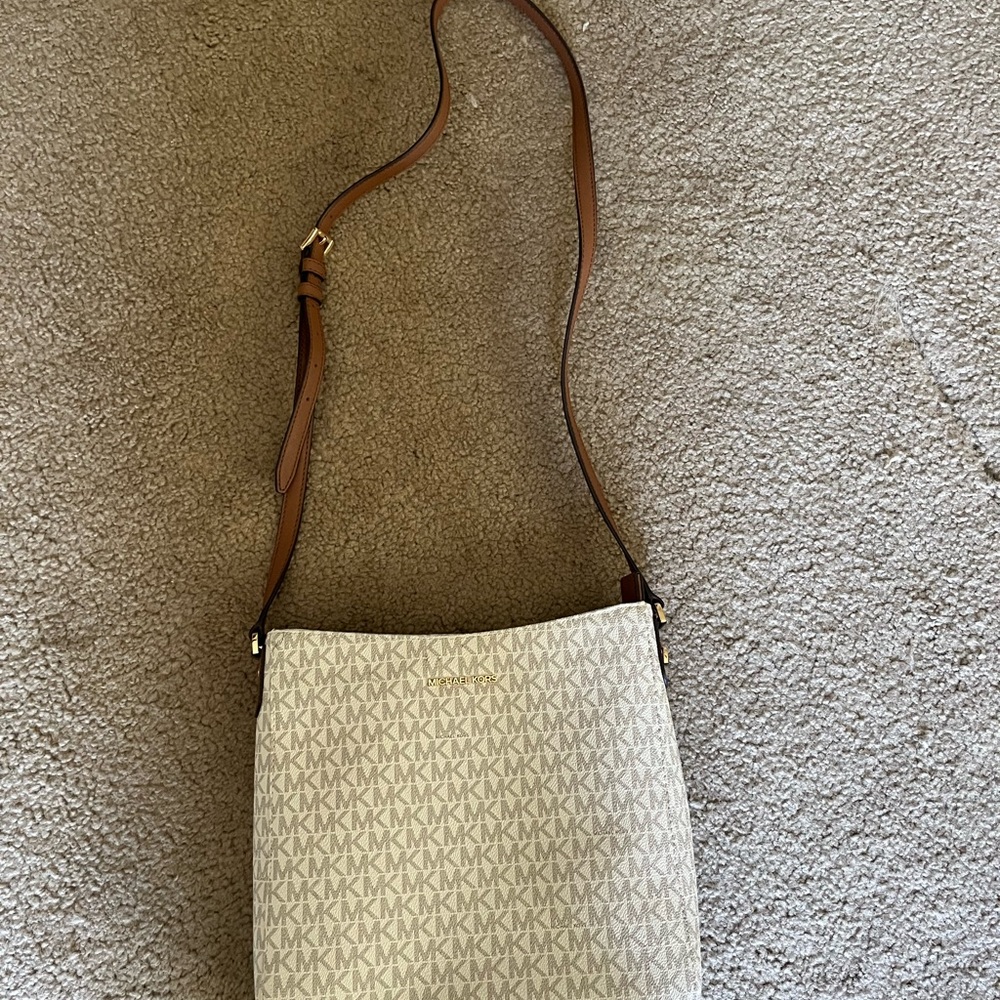 NEW Michael Kors crossbody bag